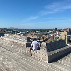 Aparthotel Modern With Rooftop, Privat Balcony, & Free Parking, Steps From Attractions, Aarhus